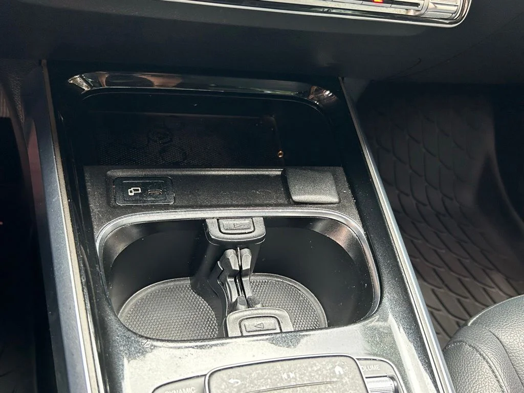 Used 2022  Mercedes-Benz GLB 250 image 21