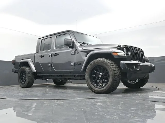 Used 2022 Gray Jeep Sport image 44