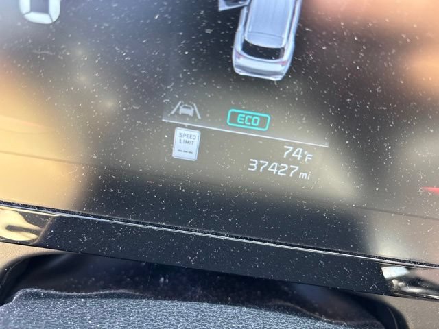 Used 2023 Snow White Pearl Kia LX image 21