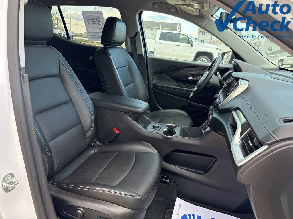 Used 2024 White GMC SLT image 12