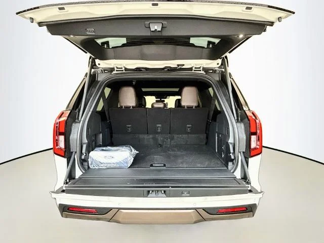 New 2027 Star White Metallic Tri-Coat Ford MAX King Ranch® image 63