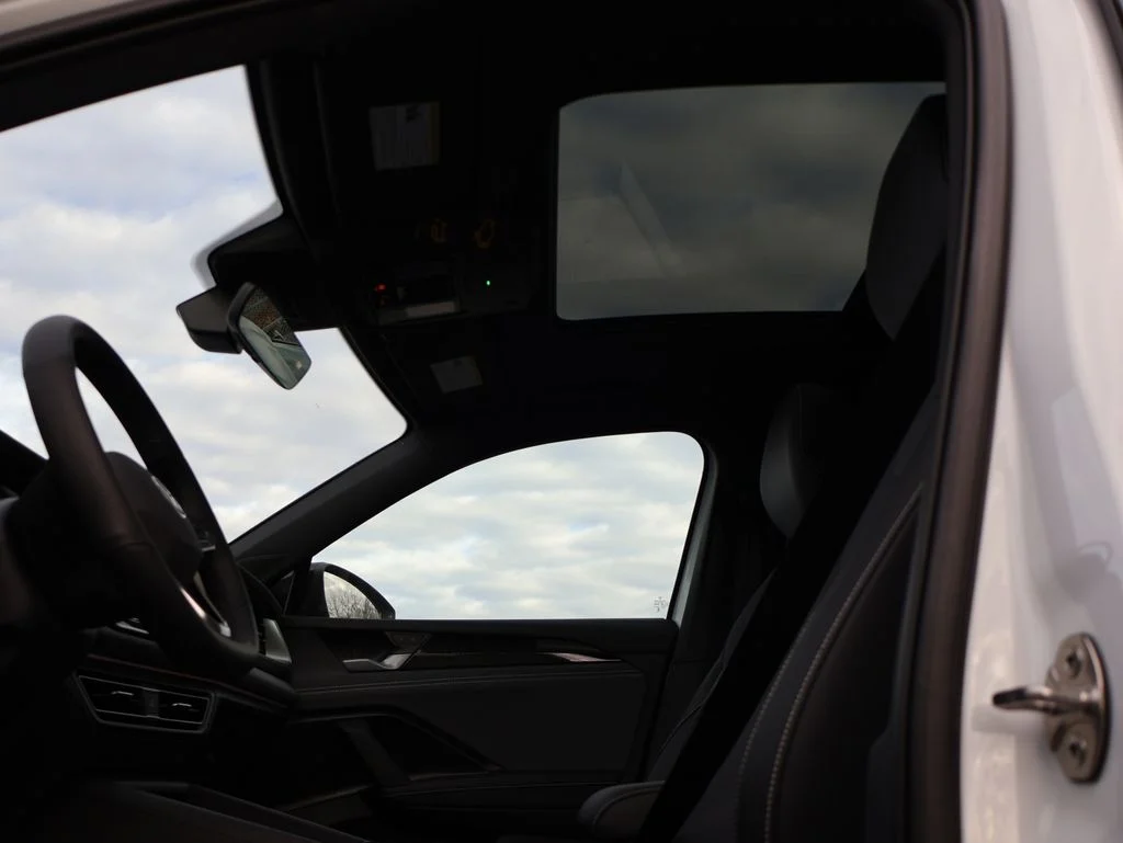New 2026 White Volkswagen 2.0T SE R-Line Black image 32
