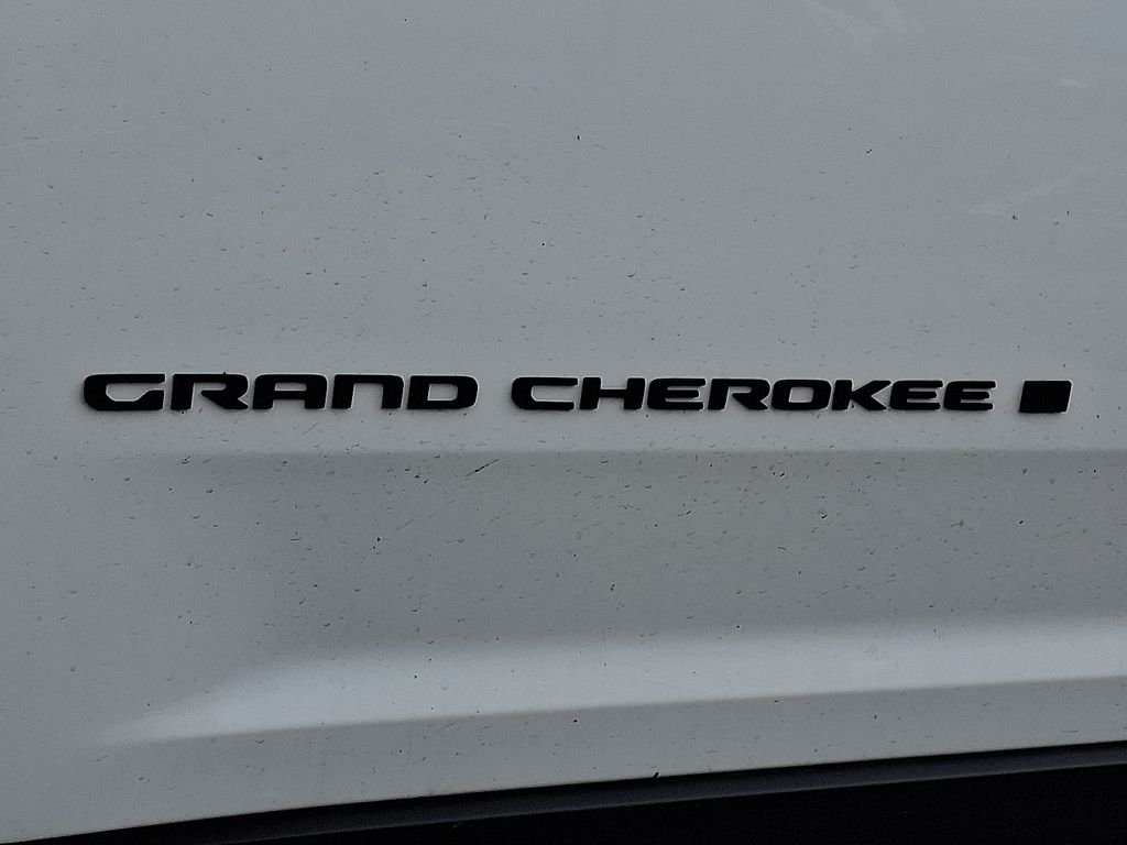 Used 2023 White Jeep Altitude X image 10