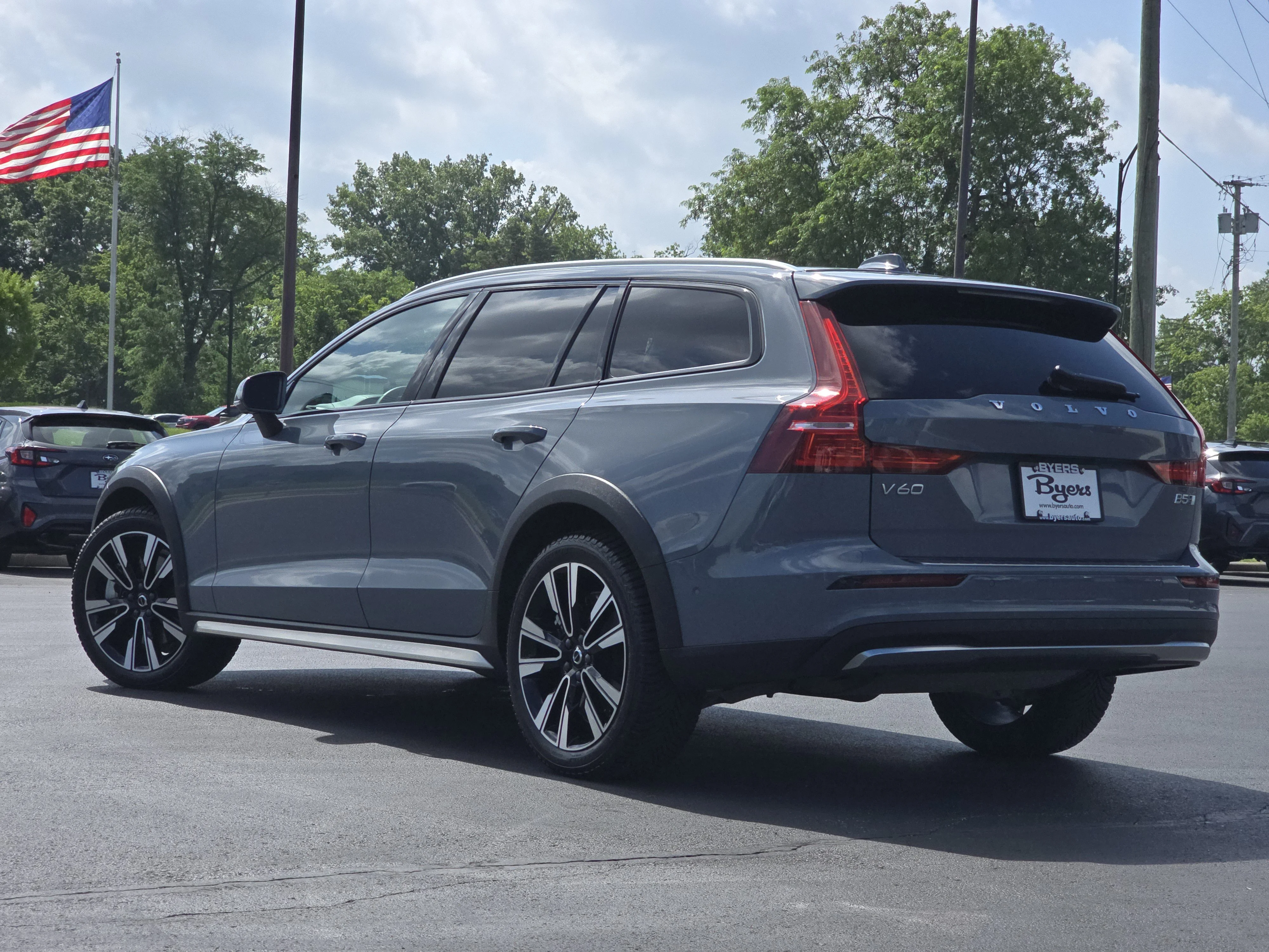 Used 2023 Thunder Grey Metallic Volvo Ultimate image 5