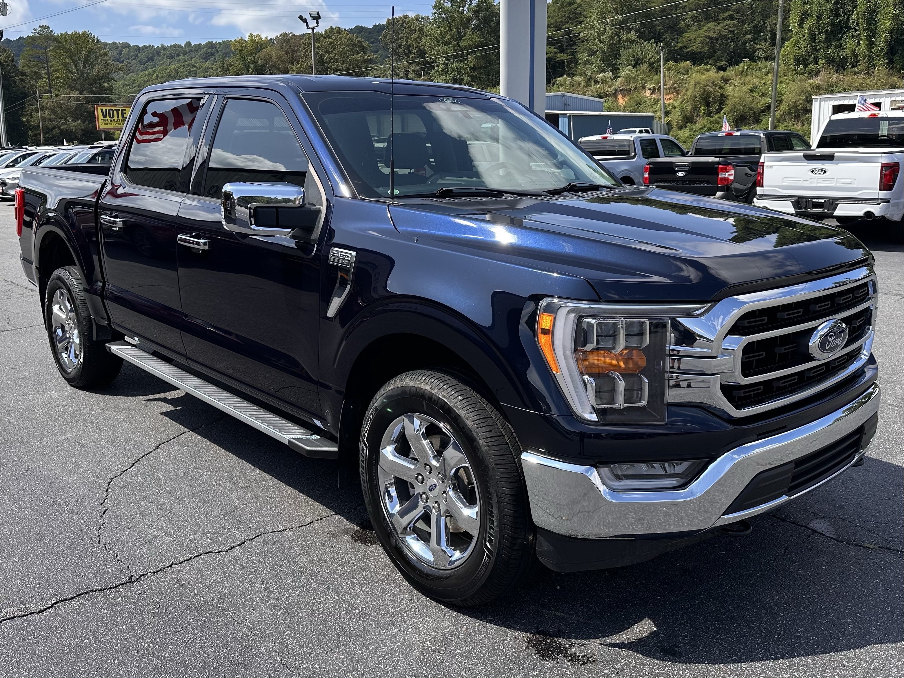 Certified Used 2022 Blue Ford XLT image 4