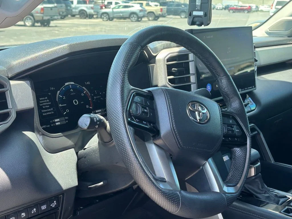 Used 2023  Toyota Limited image 9