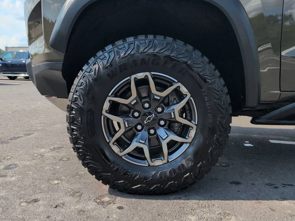 2024 Chevrolet Colorado ZR2 - Photo 28