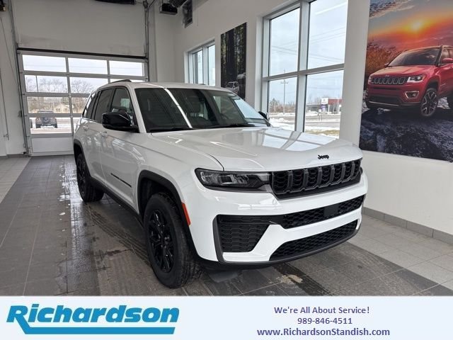 New 2026 Bright White Clear-Coat Exterior Paint Jeep Altitude image 1