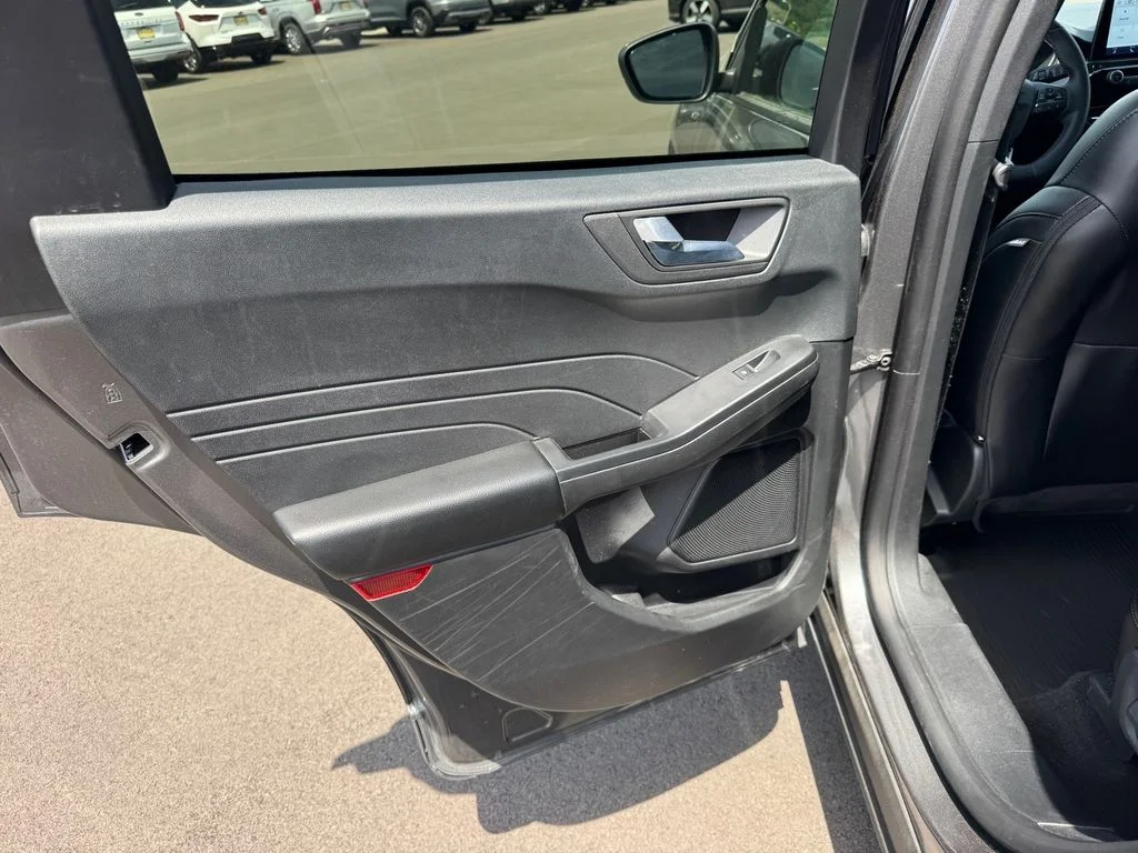 Used 2025 Gray Ford ST-Line image 18