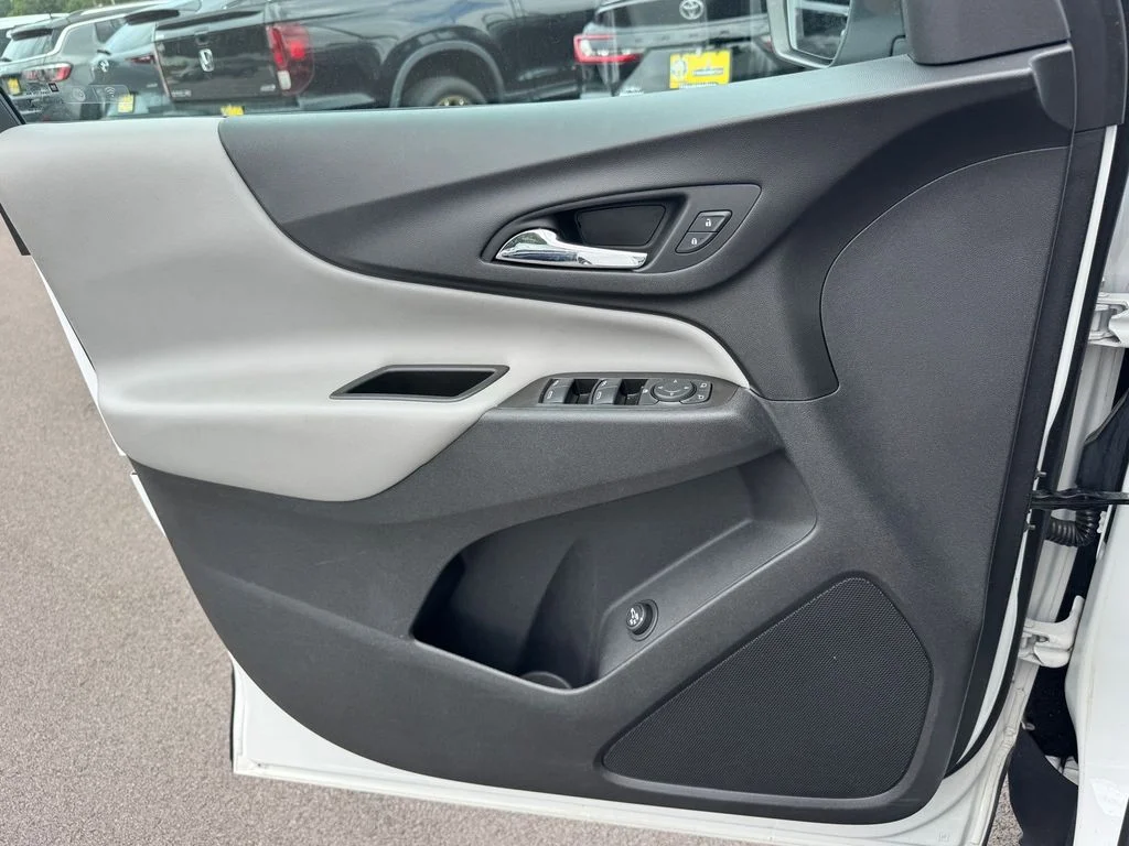 Used 2020 White Chevrolet LT image 21