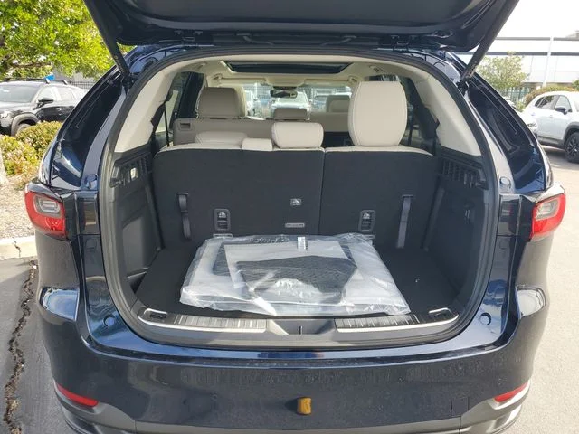 2026 Mazda CX-90 Premium Package - Photo 17
