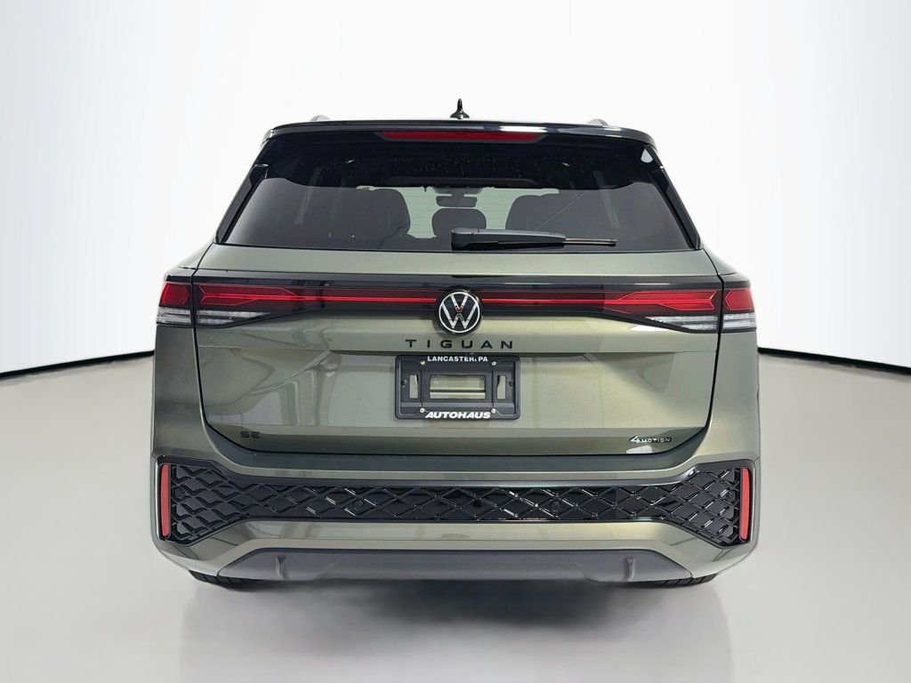 New 2026 Avocado Green w/Deep Black Roof Volkswagen 2.0T SE R-Line Black 4MOTION image 6