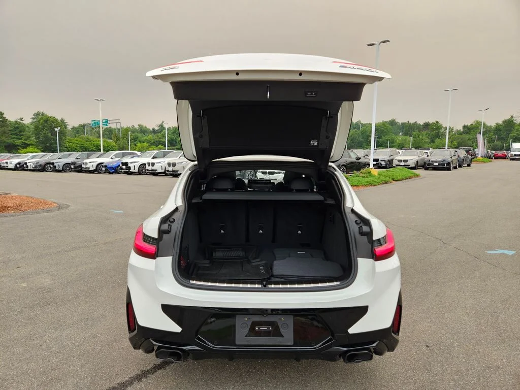 Used 2025 Alpine White BMW M40i image 13