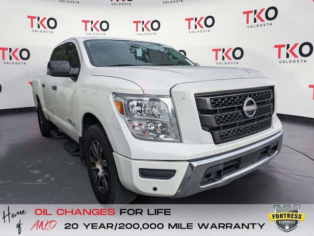 2023 Nissan Titan SV