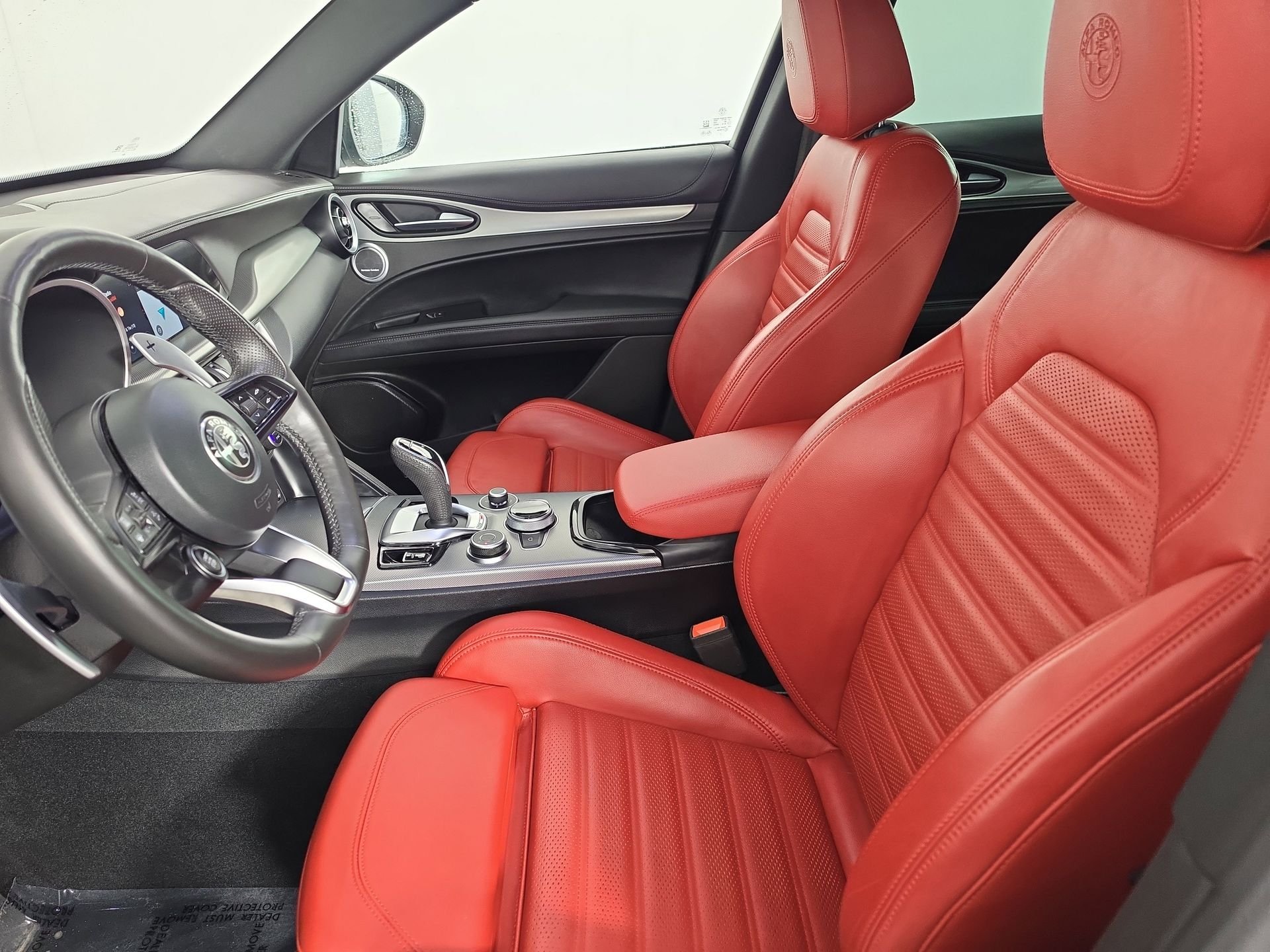 Used 2024 White Alfa Romeo Veloce image 14