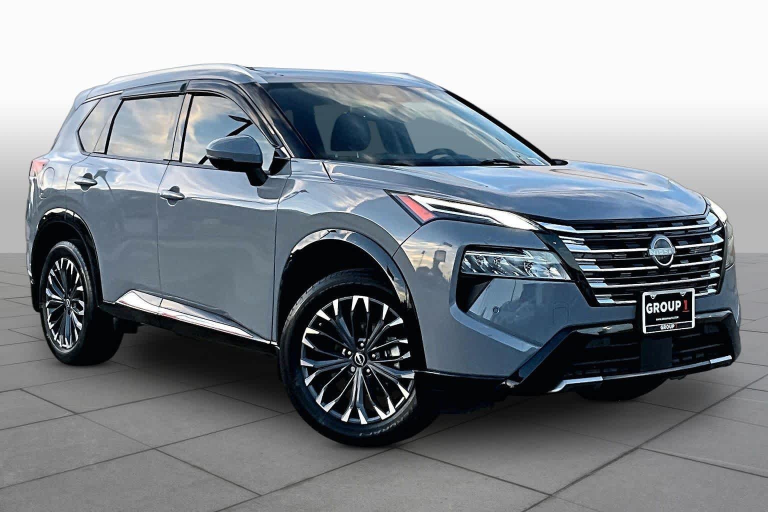 Used 2024 Boulder Gray Pearl Nissan Platinum image 3