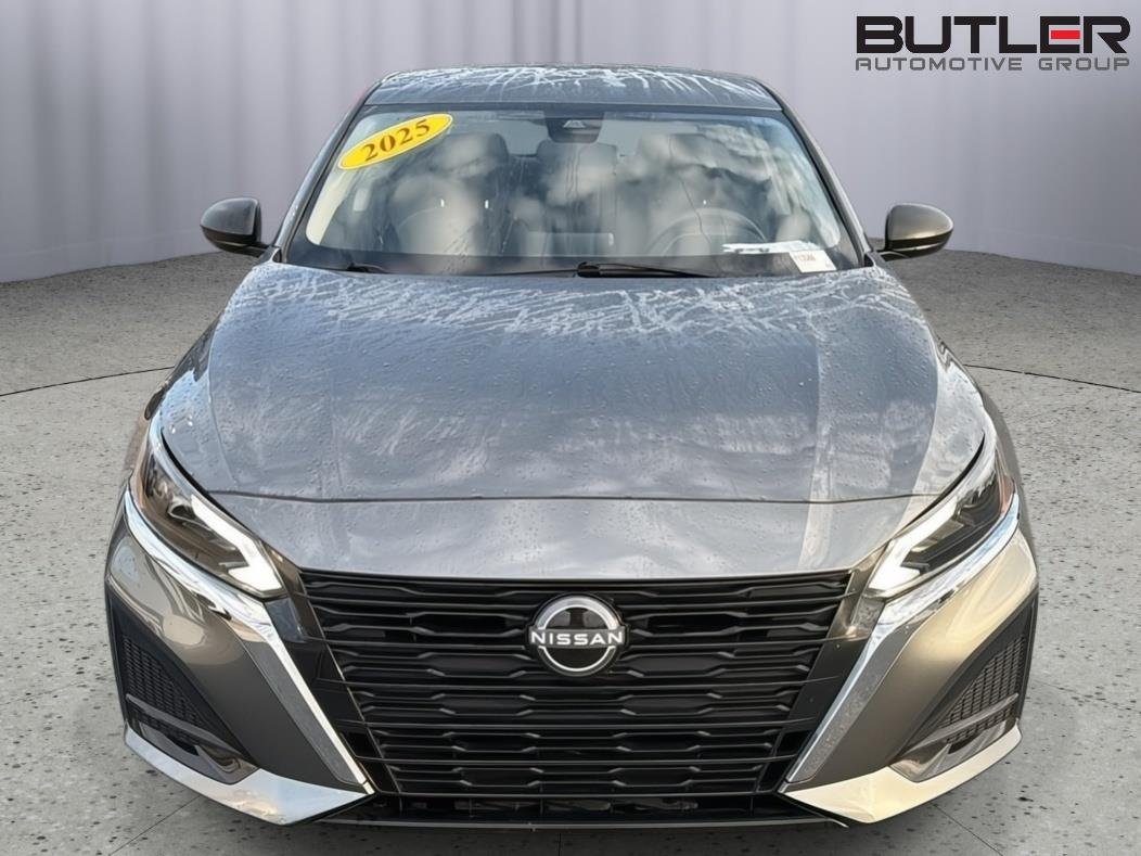 2025 Nissan Altima SV - Photo 9