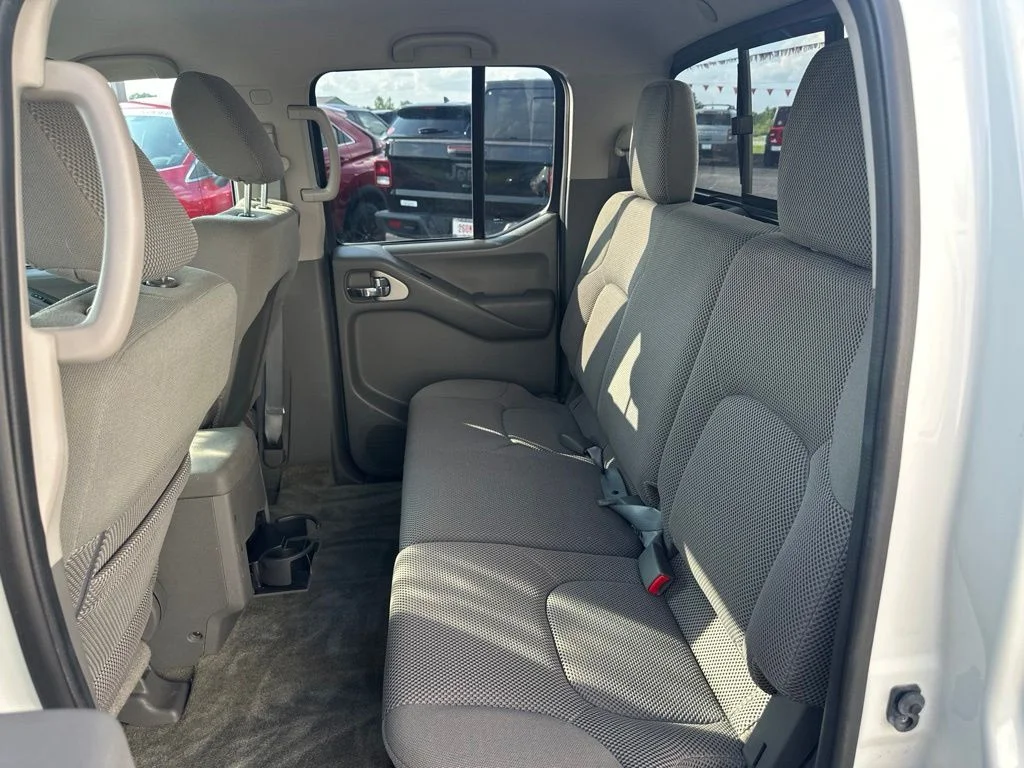 Used 2014 White Nissan SV image 24