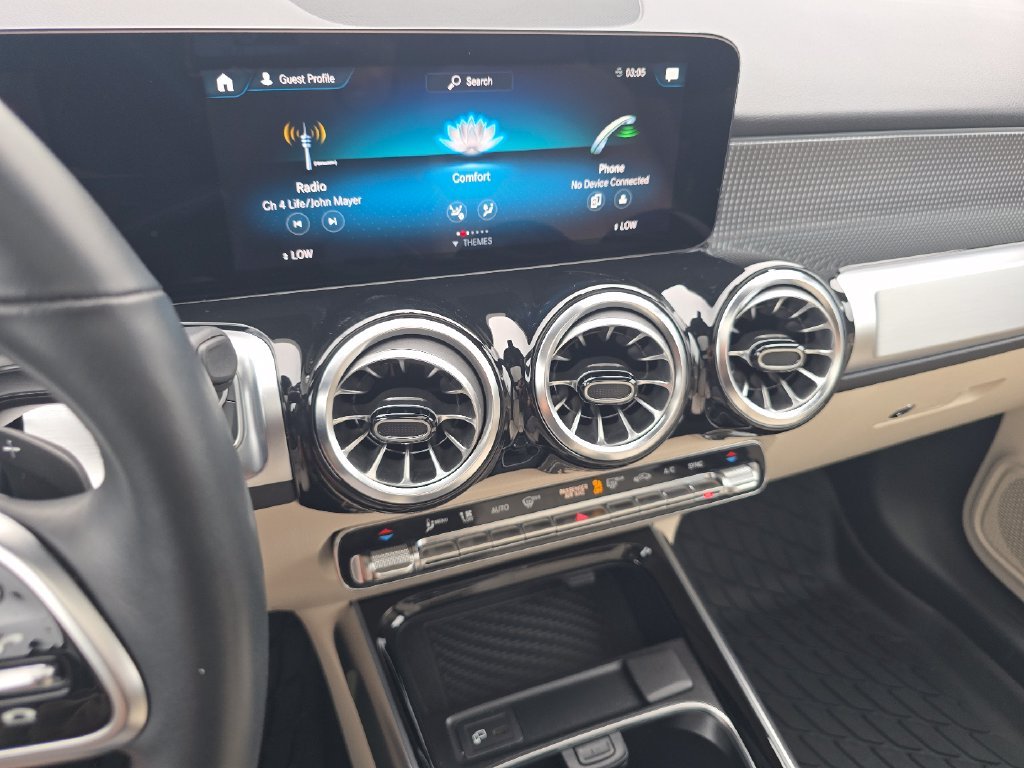 Certified Used 2023  Mercedes-Benz GLB 250 image 33