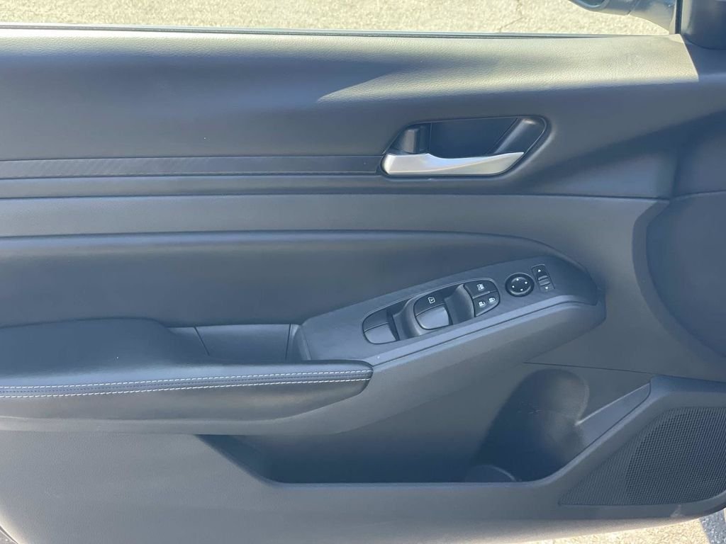 2024 Nissan Altima SV - Photo 18