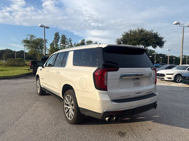 Used 2021 White Frost Tricoat GMC Denali image 3