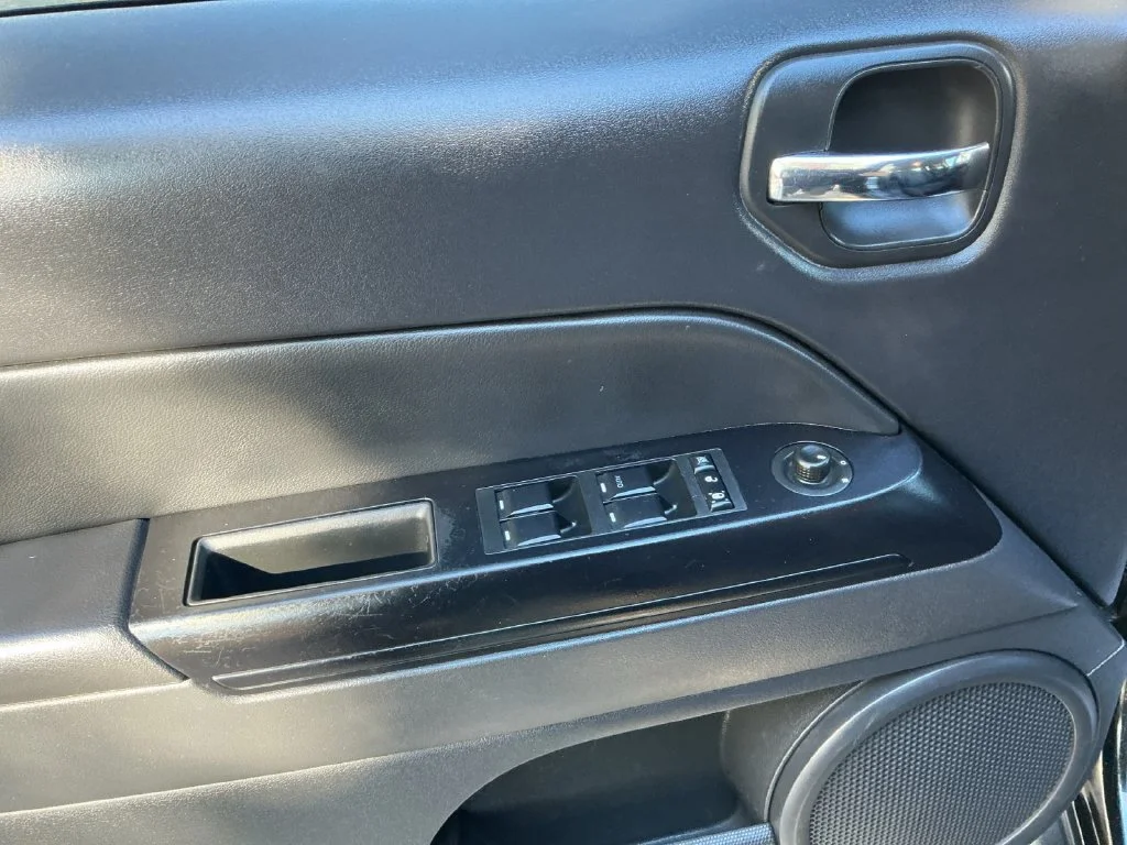 Used 2016 Black Jeep Sport image 10