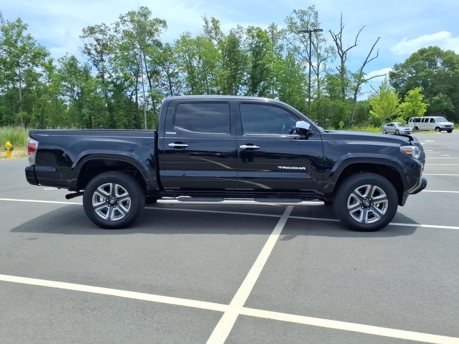 Used 2018 Midnight Black Metallic Toyota Limited image 11