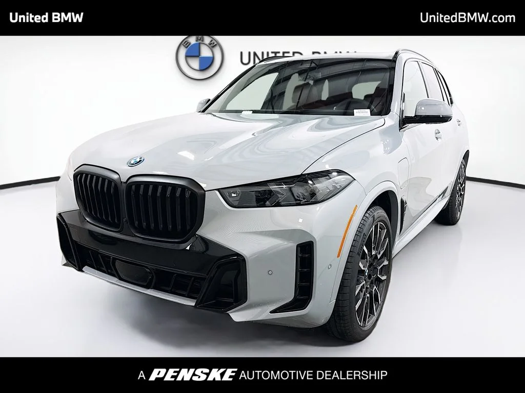 2026 BMW X5 xDrive50e's photo