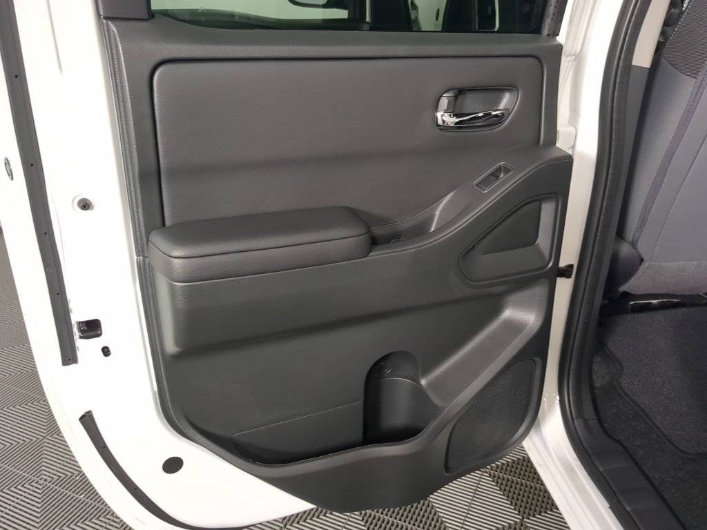 New 2026 Glacier White Nissan Crew Cab SV image 15