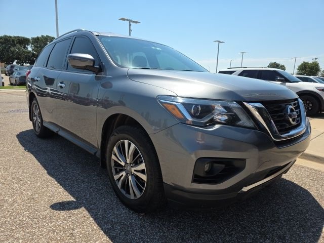 Used 2018 Gray Nissan SV image 1
