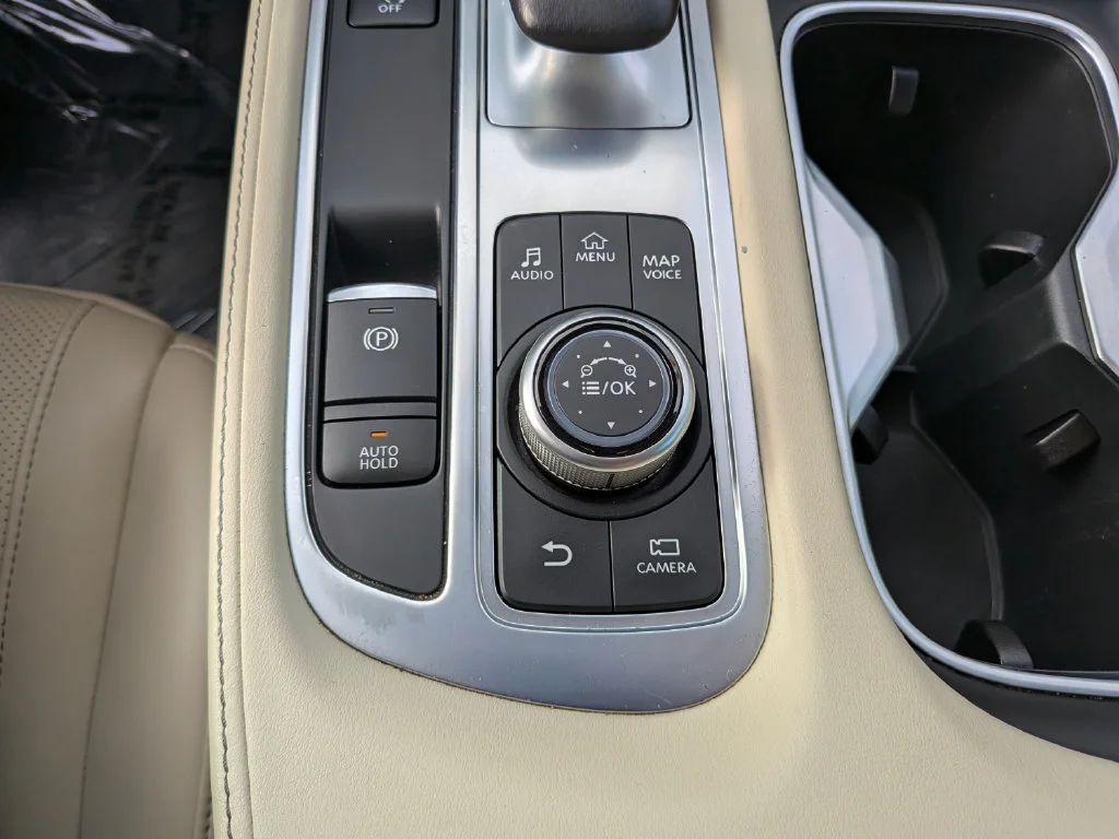 Used 2023 Blue INFINITI LUXE image 27