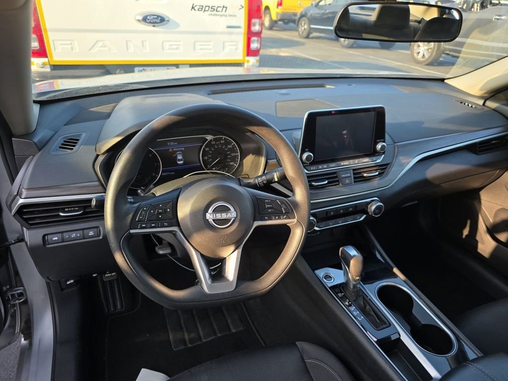 Used 2024 Silver Nissan 2.5 SV image 10