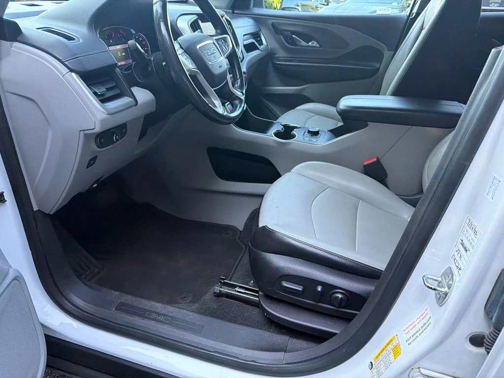 Used 2022 White GMC SLT image 9