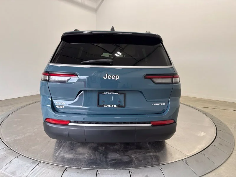 New 2027 Steel Blue Paint Jeep Limited image 6