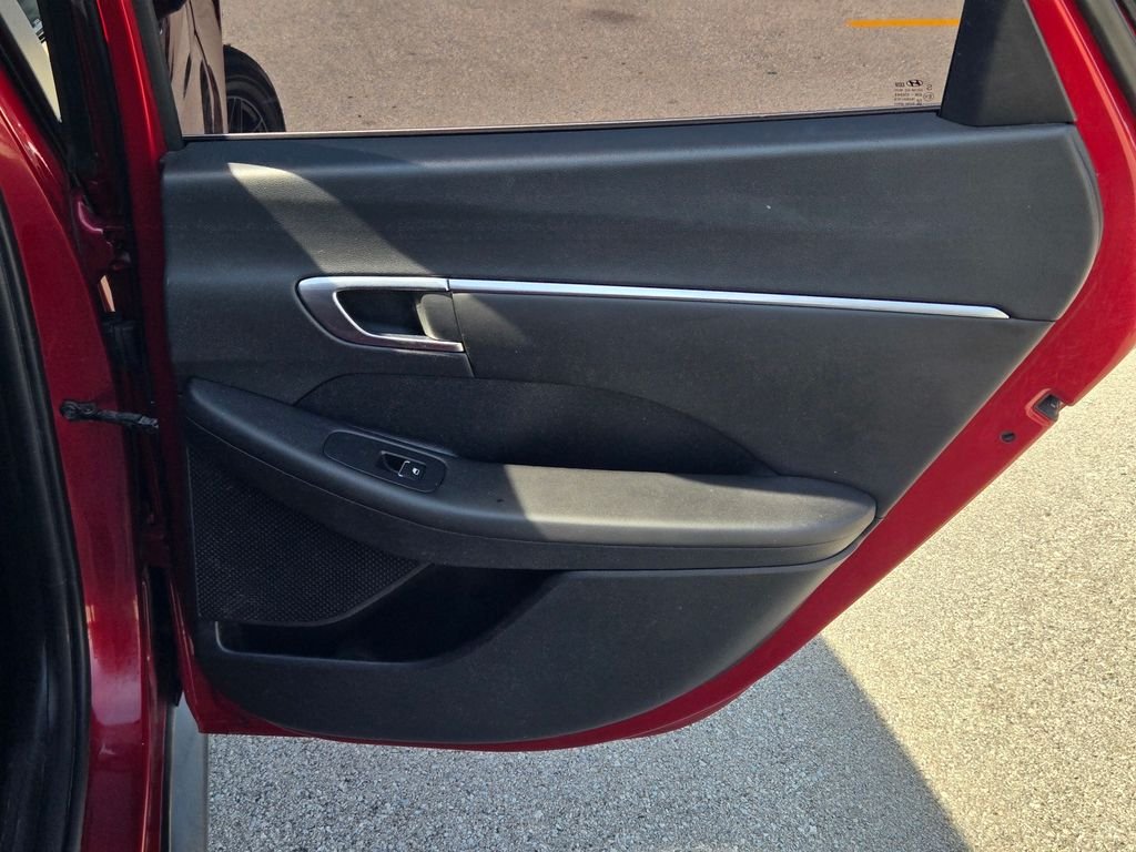 Used 2023 Red Hyundai SEL image 14