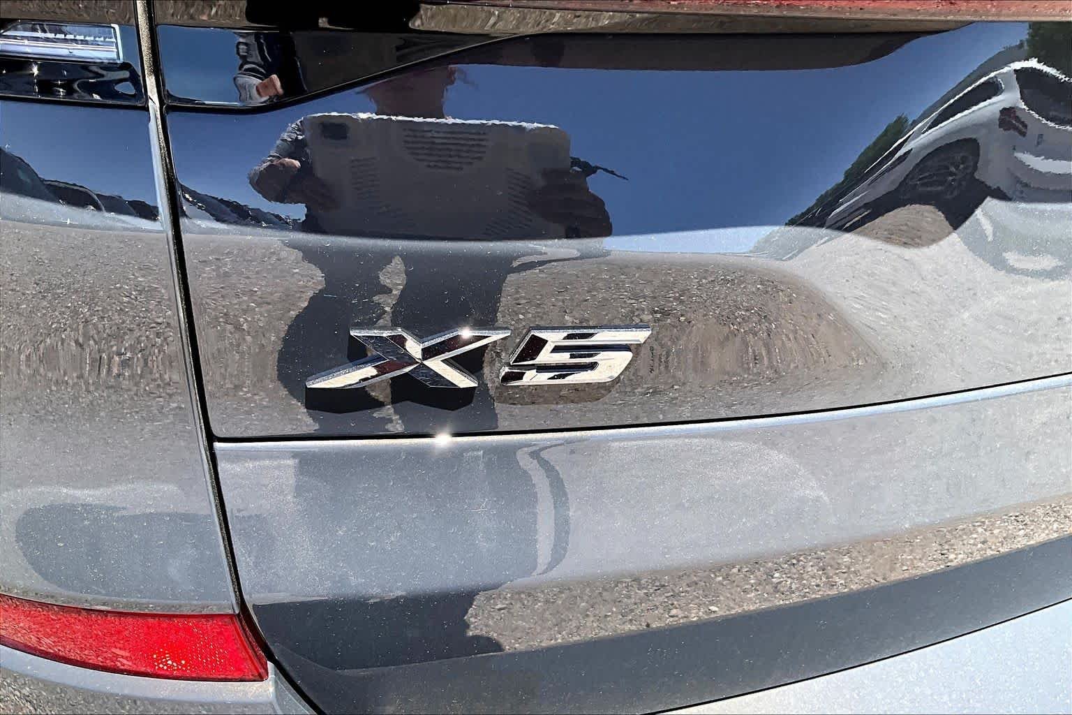 New 2026 Dravit Grey Metallic BMW xDrive50e image 15