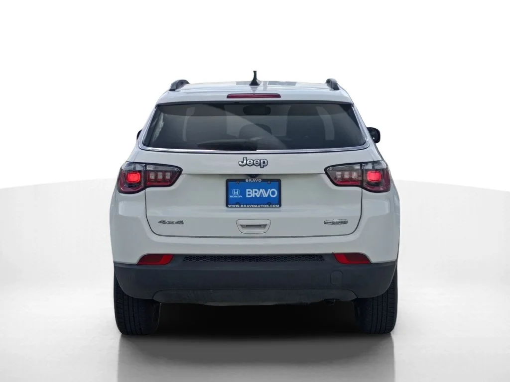 Used 2021 White Jeep Latitude image 7