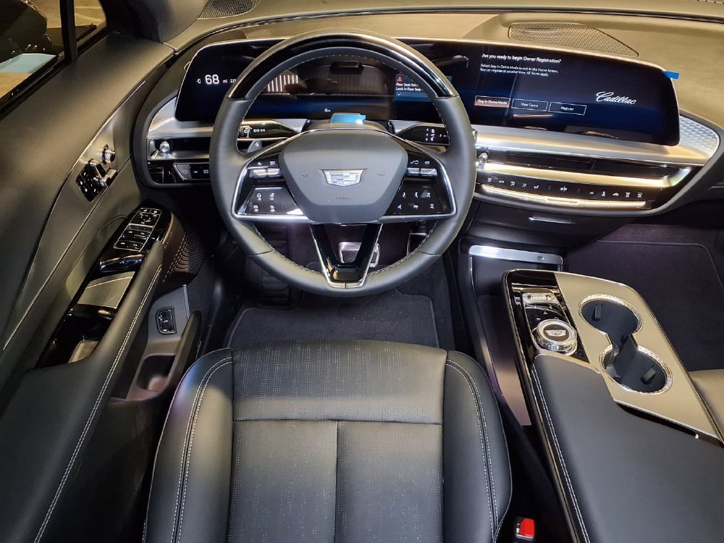 2027 Cadillac LYRIQ Sport - Photo 14