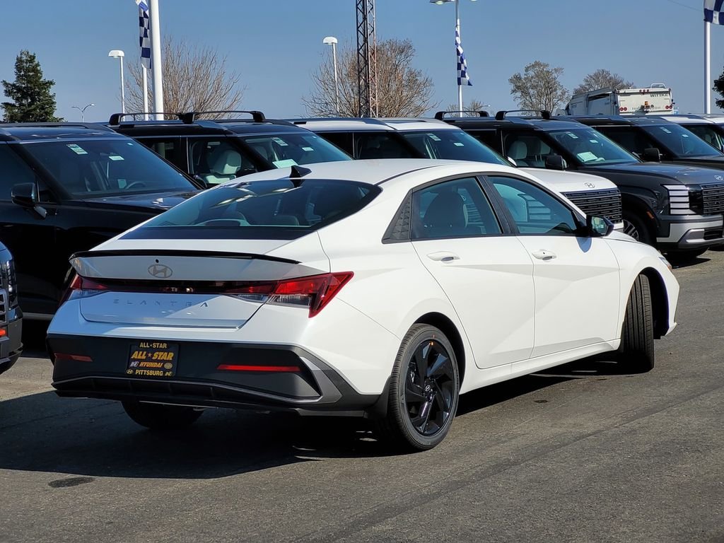 New 2026 White Hyundai SEL Sport image 3