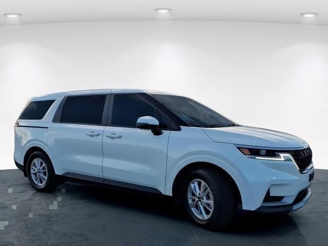 Used 2024 White Kia LX image 5