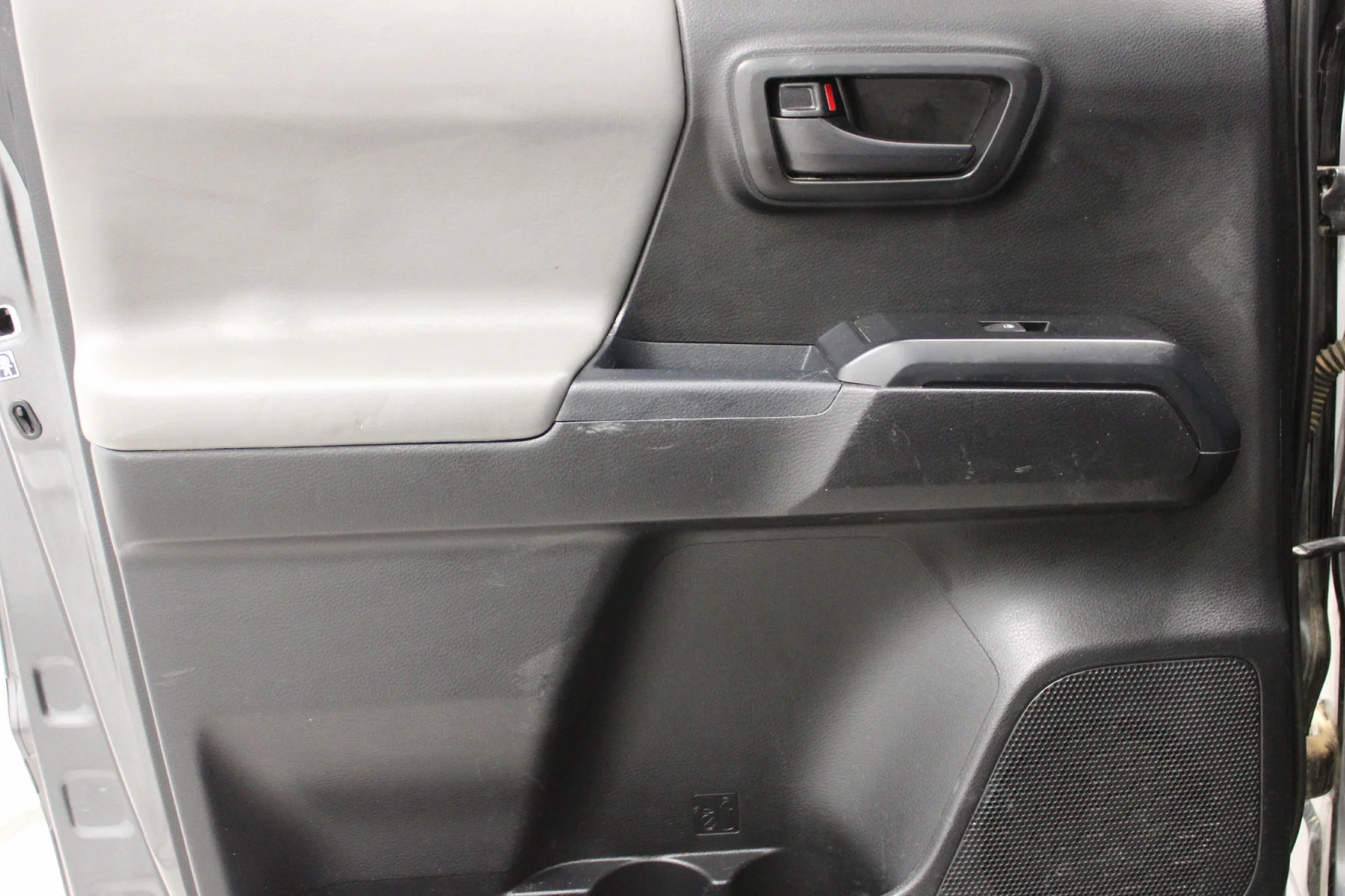 Used 2019 Magnetic Gray Metallic Toyota SR image 15