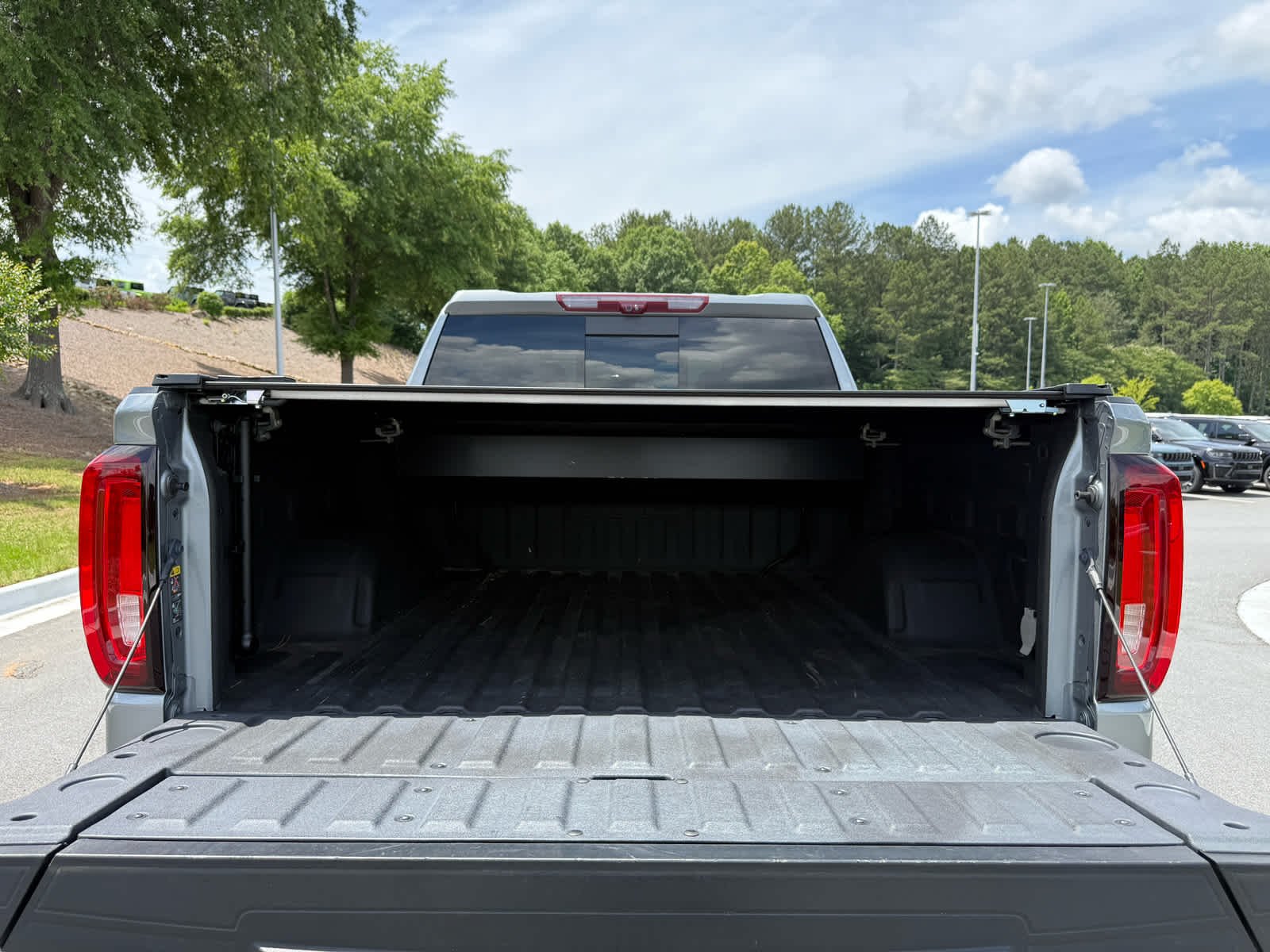 Used 2023 Sterling Metallic GMC AT4 image 27