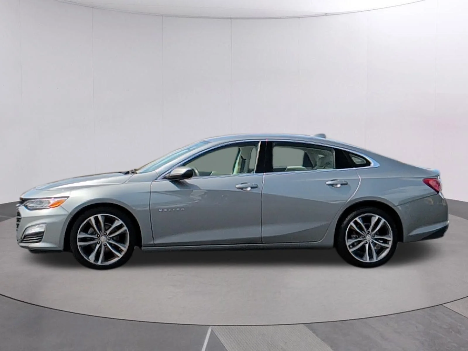 Used 2024 Sterling Gray Metallic Chevrolet LT image 2