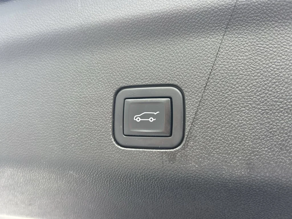 Used 2022 Black Chevrolet High Country image 22