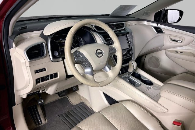 Used 2015 Red Nissan SL image 10