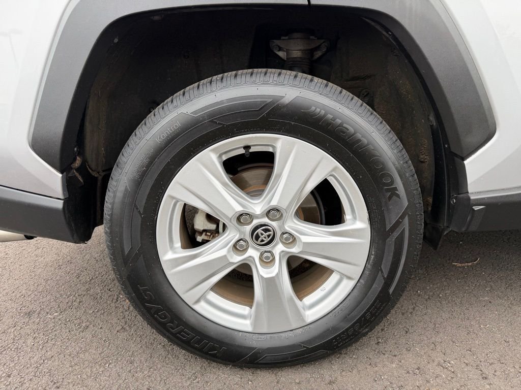 Used 2020 Silver Sky Metallic Toyota XLE image 8
