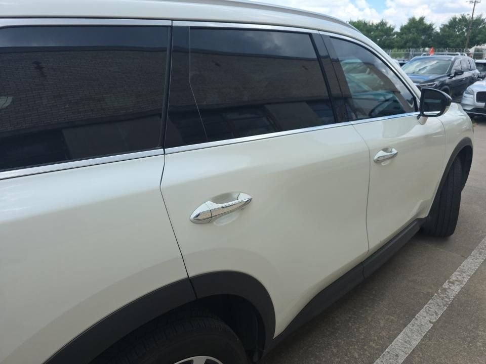 Certified Used 2023 White INFINITI LUXE image 7