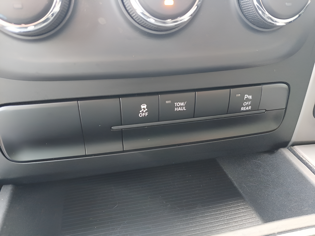 Used 2023 White Ram Warlock image 18
