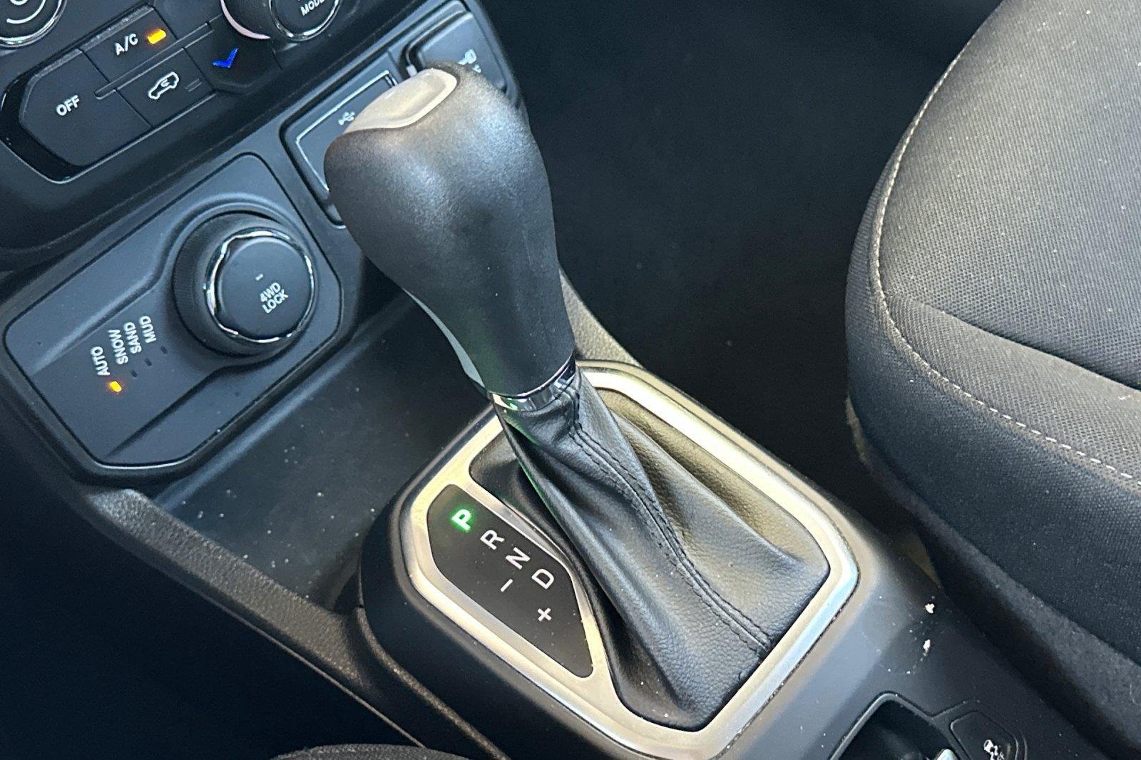 Used 2023 Graphite Gray Jeep Latitude image 22