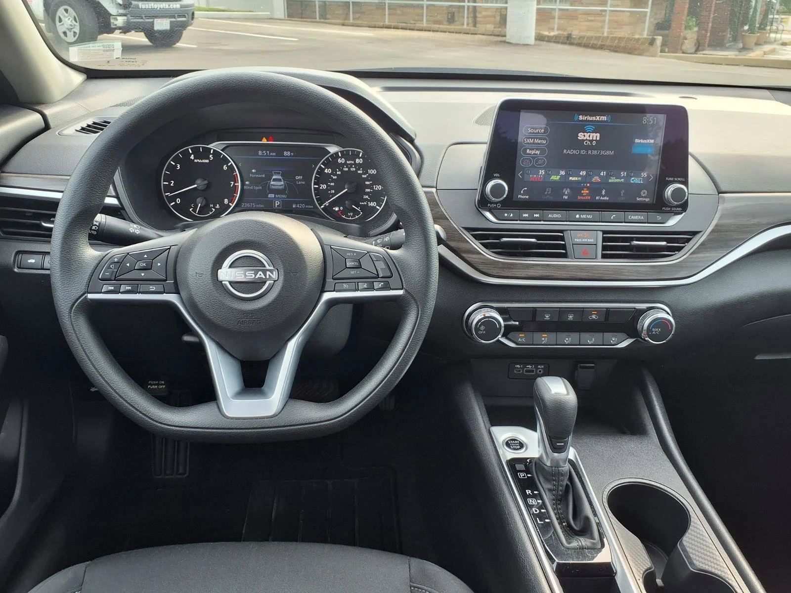 Used 2025 Garnet Pearl Metallic Nissan SV image 5